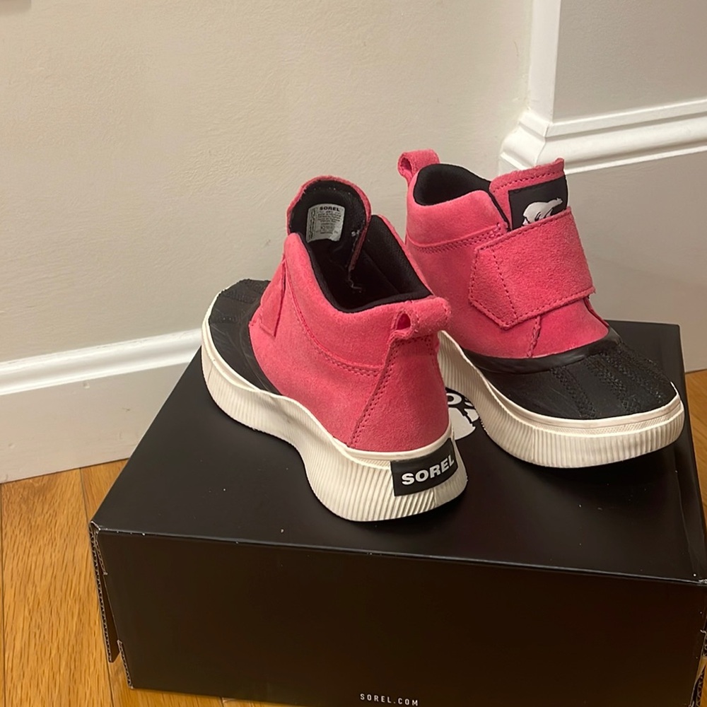 Sorel Kids' Vibrant Pink and Black Boots